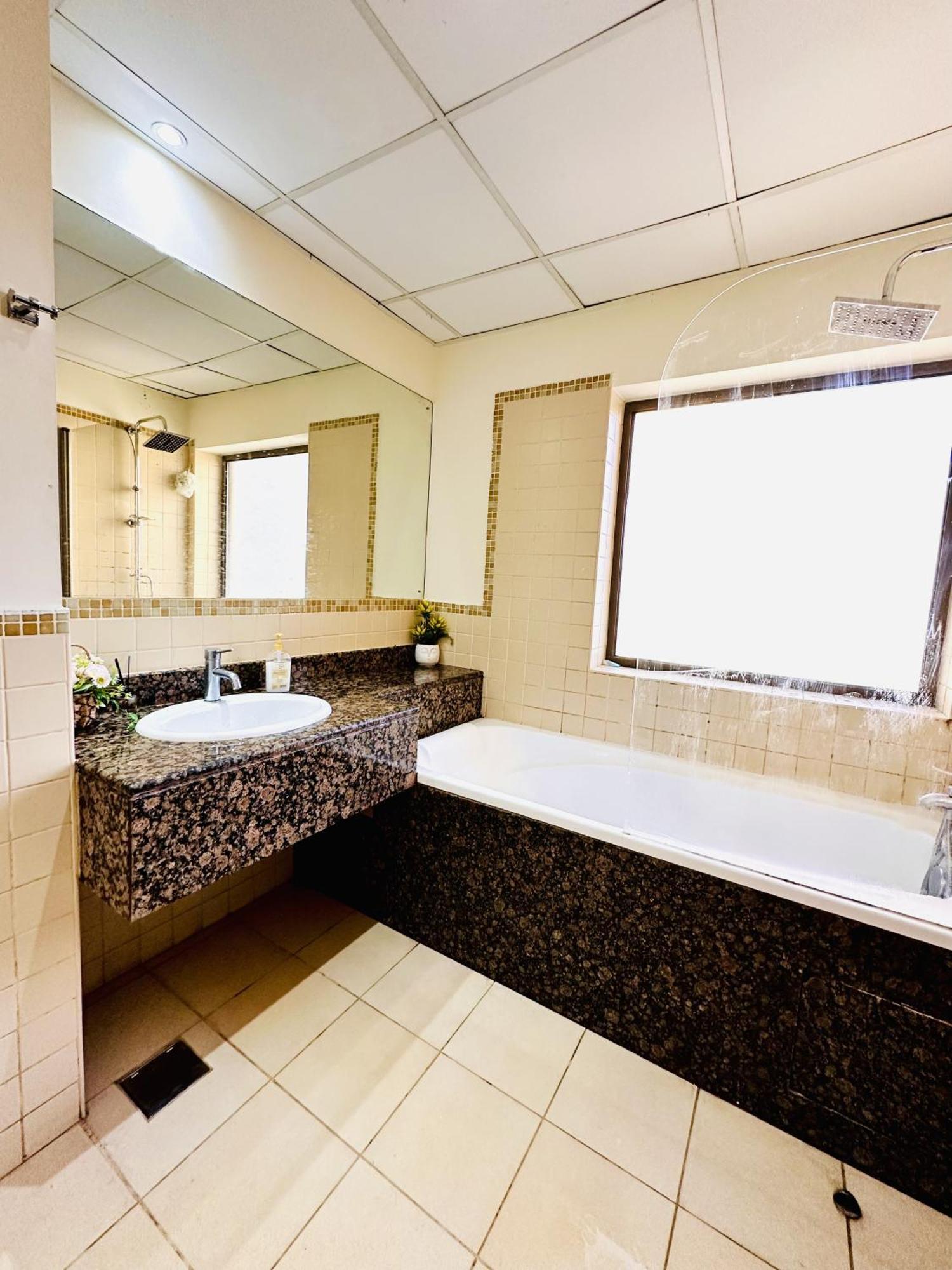 The Aero Hostel Dubai Exterior foto