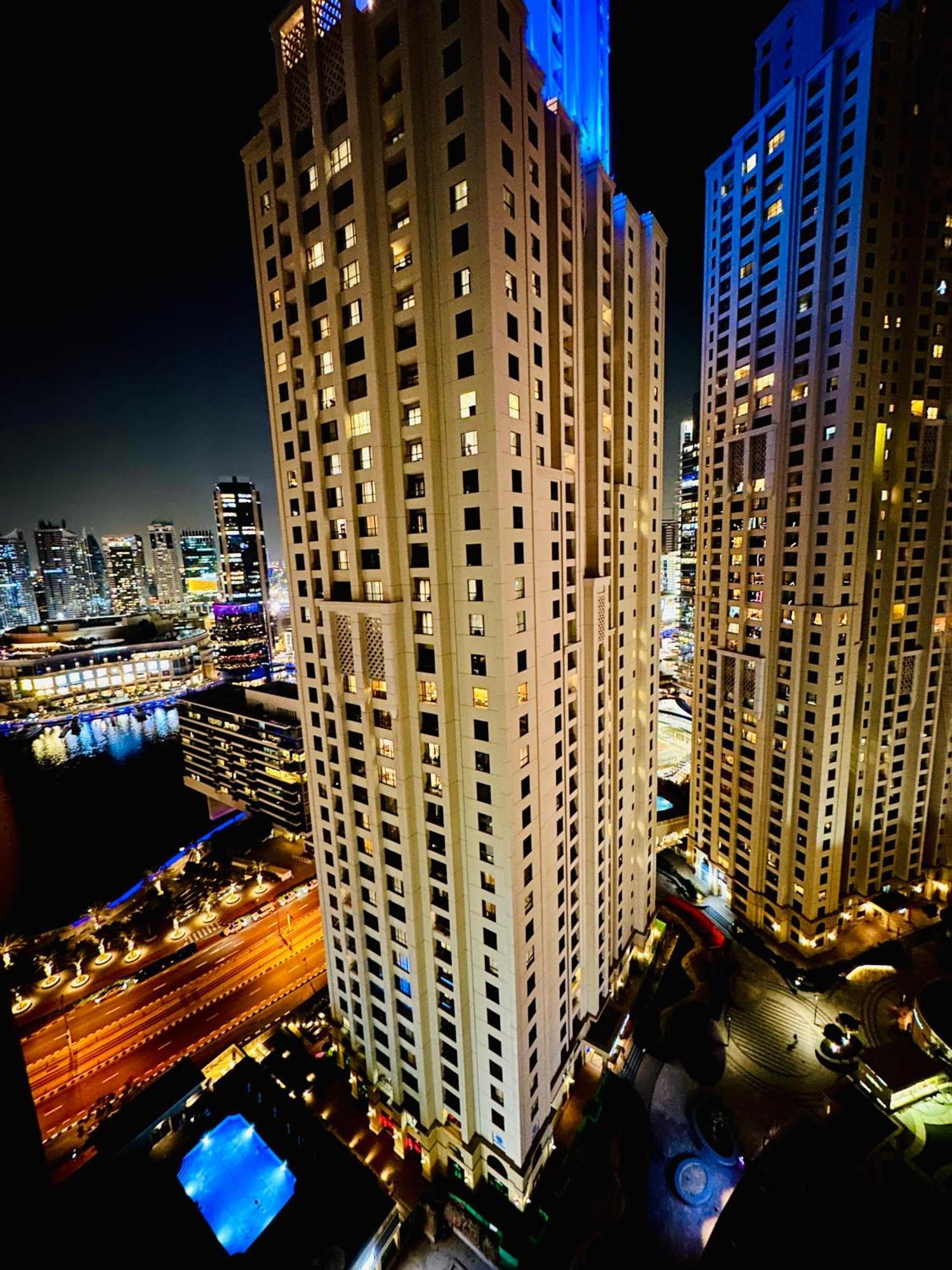 The Aero Hostel Dubai Exterior foto
